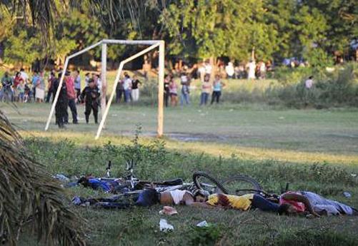 Futbol sahasında katliam!