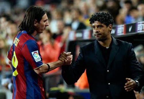 messi-rijkaard-28920_501.jpg