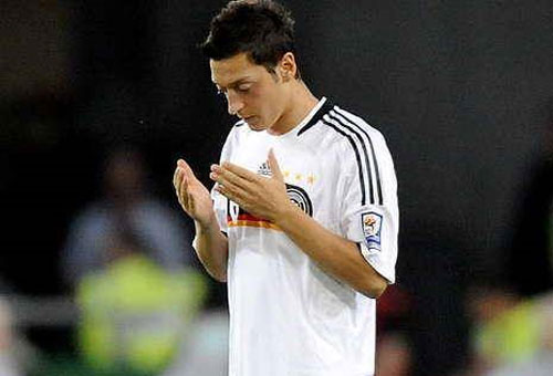 mesut-dua.jpg